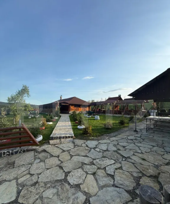 Cabana lemn rotund 2 camere 140 mp teren 2800 mp Pal