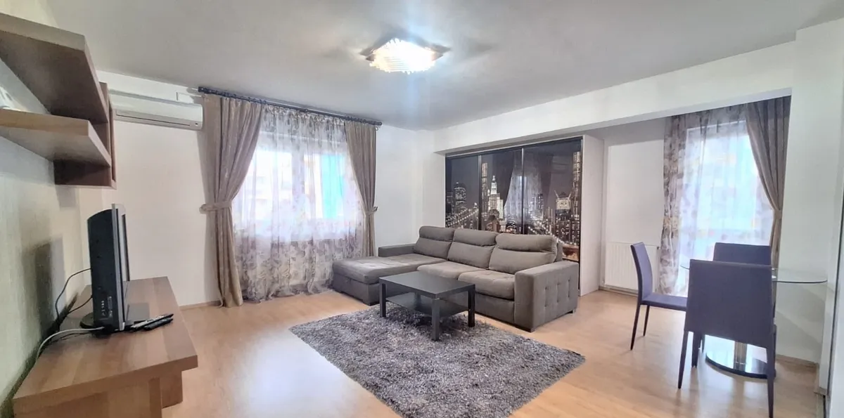 Greenfield Padurea Baneasa loc de parcare garsoniera mobilata an 2009