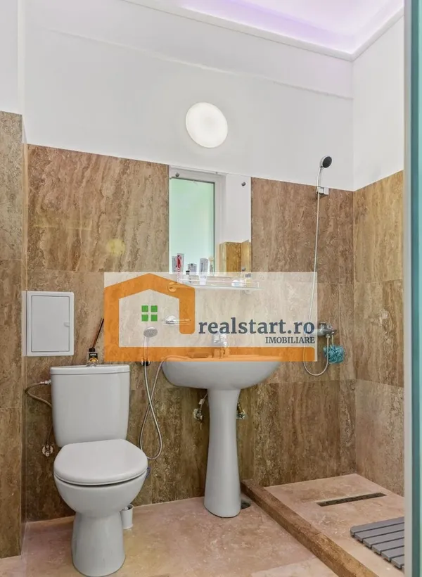 Piata Romana Vedere spectaculoasa Renovat total inclusiv instalatii