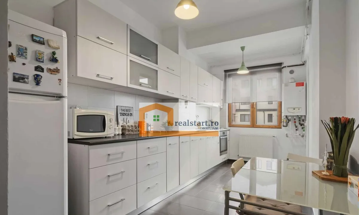 Cartier Latin lang Mega Image piata decomandat 6/8 mobilat si utilat parcare