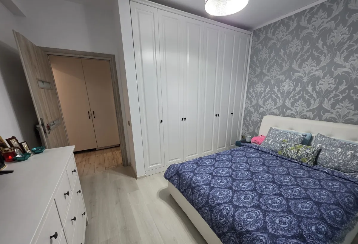 Titanul Nou Nicolae Teclu pe Drumul Gura Crivatului centrala parcare