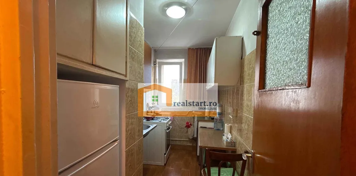 Romancierilor bloc anvelopat toate instalatiile noi 2 lifturi