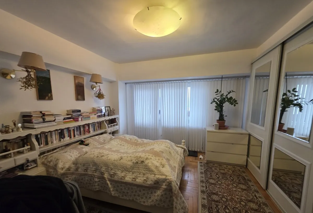 Decebal Piata Muncii 5 minute metrou bloc 1991 vedere mixta