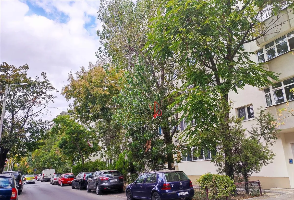 Doamna Ghica Pancota Decomandat hol in H bloc 1991