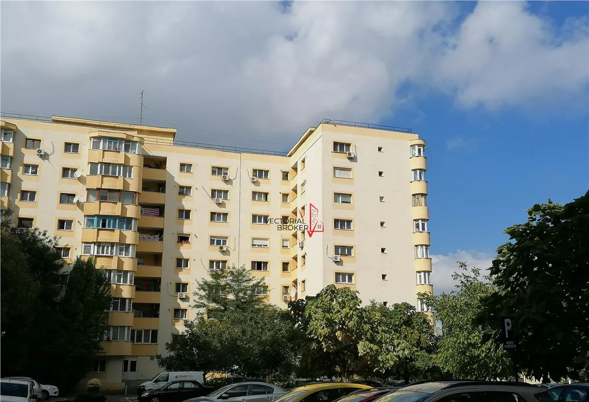 Doamna Ghica Pancota Decomandat hol in H bloc 1991