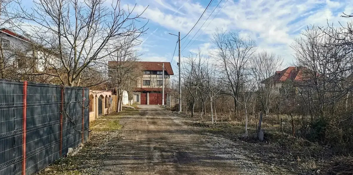 Pasarea Branesti teren intravilan 1 013 mp