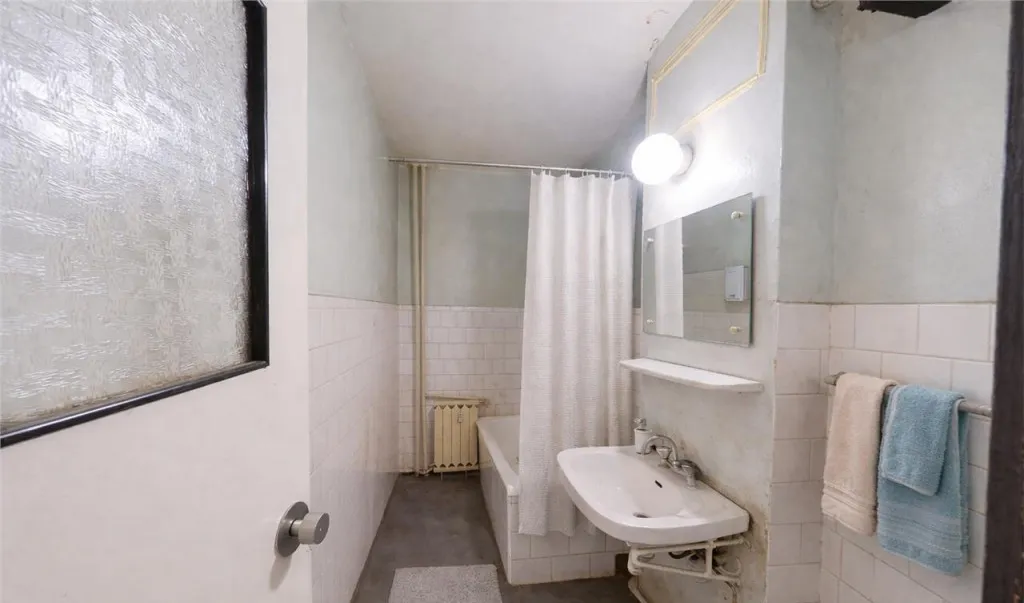 Garsoniera urbana potential apreciabil in bloc apartamente C