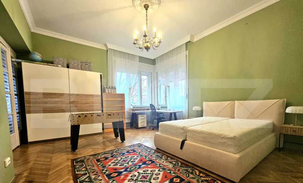 Apartament 4 camere 130 mp zona Central