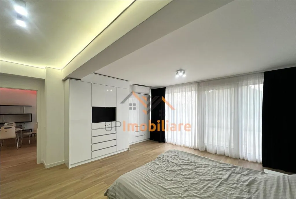 Penthouse cu 3 camere luceafarul de vanzare oradea