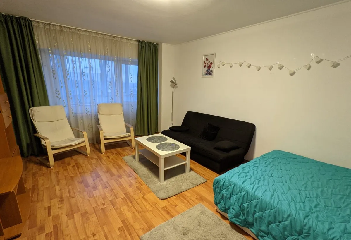 Virtutii garsoniera decomandata 40 mp cf 1 mobiliata utilata