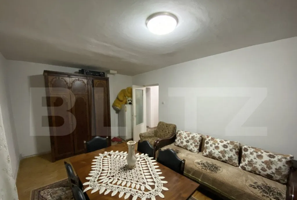 Apartament 4 camere in suprafata de 74 mp decomandat zona