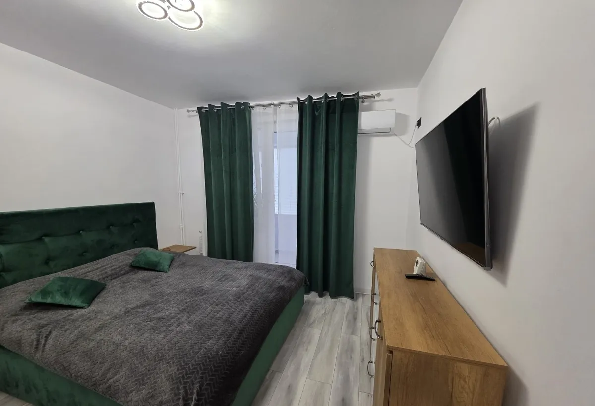 Titan pe Jean Steriadi langa Auchan 15 minute metrou centrala