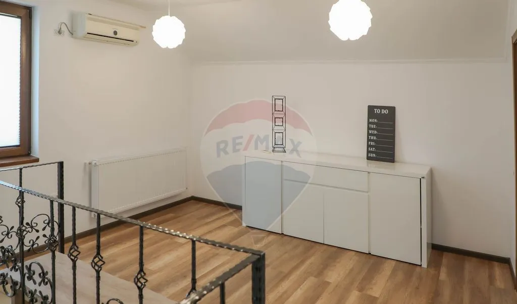 Casa cu 4 camere de inchiriat in cartierul Tineretului