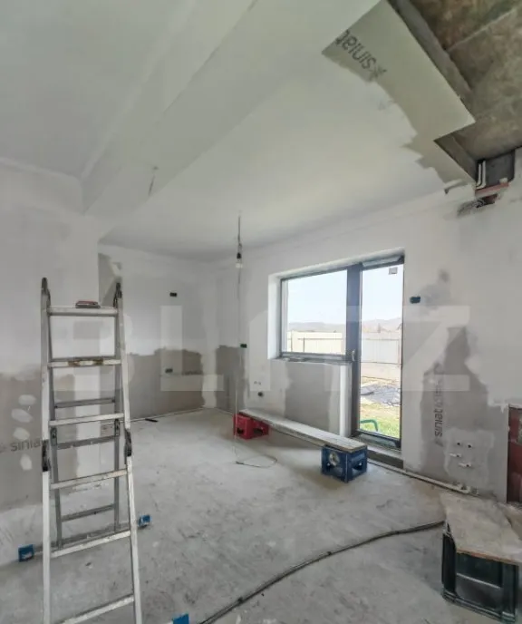 Casa de vanzare Tarlungeni - 5 camere teren garaj in