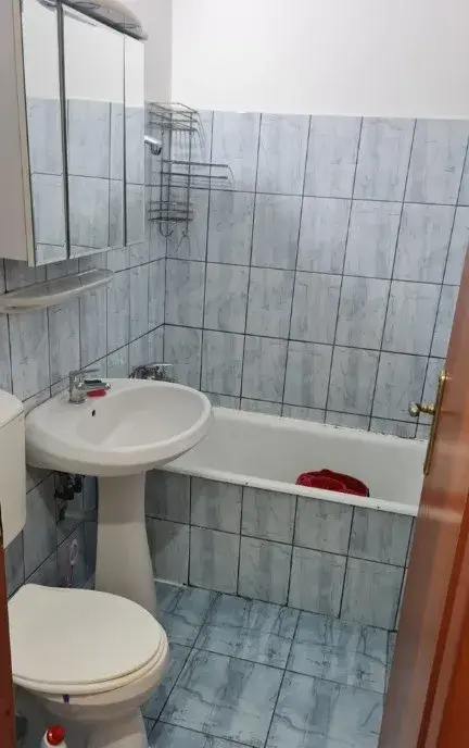 Ap 1 cam Dec 30mp cu ct ac mobilat/utilat Bd Poitiers langa siraj