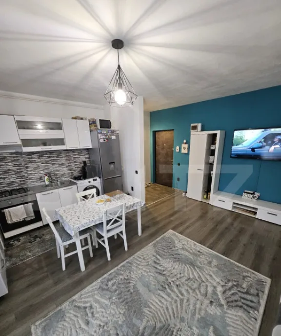 Apartament semidecomandat cu 2 camere etaj intermediar zon