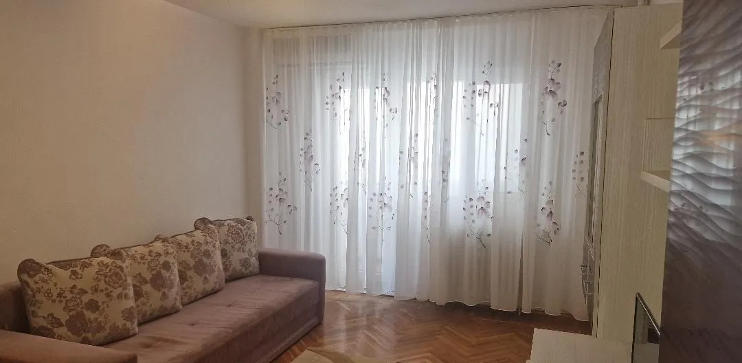 Mosilor Eminescu Pizza Hut 8 minute pana la metrou