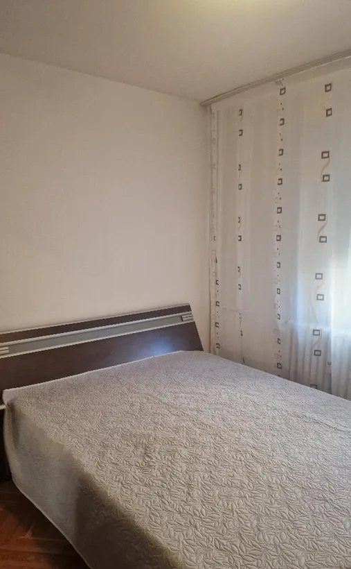 Mosilor Eminescu Pizza Hut 8 minute pana la metrou