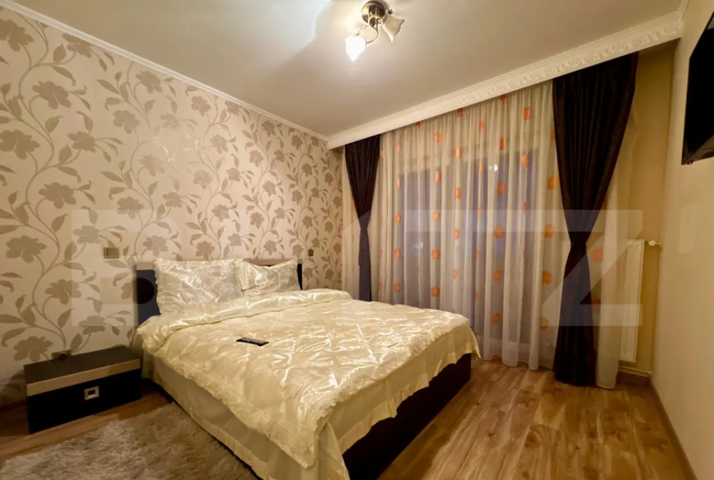 Apartament de vanzare 3 camere zona Decebal
