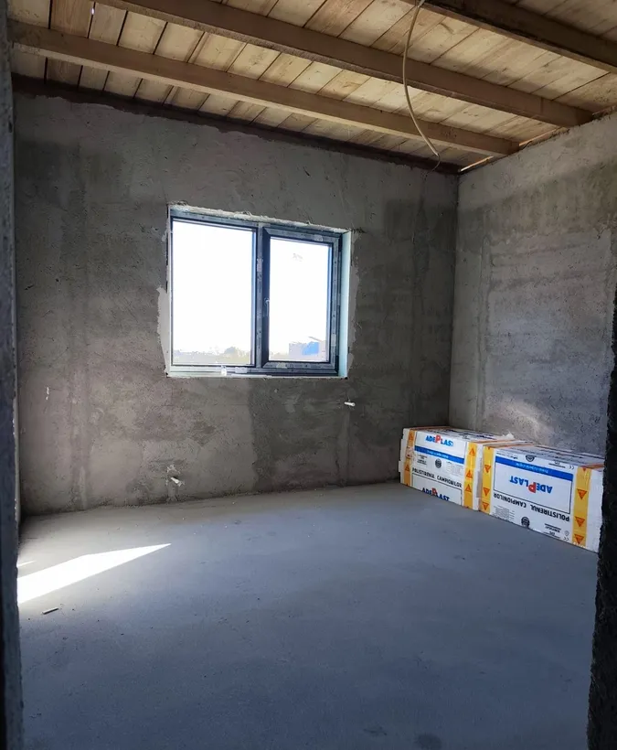 Casa cu 3 camere parter pod terasa beci fara comision de la proprietar