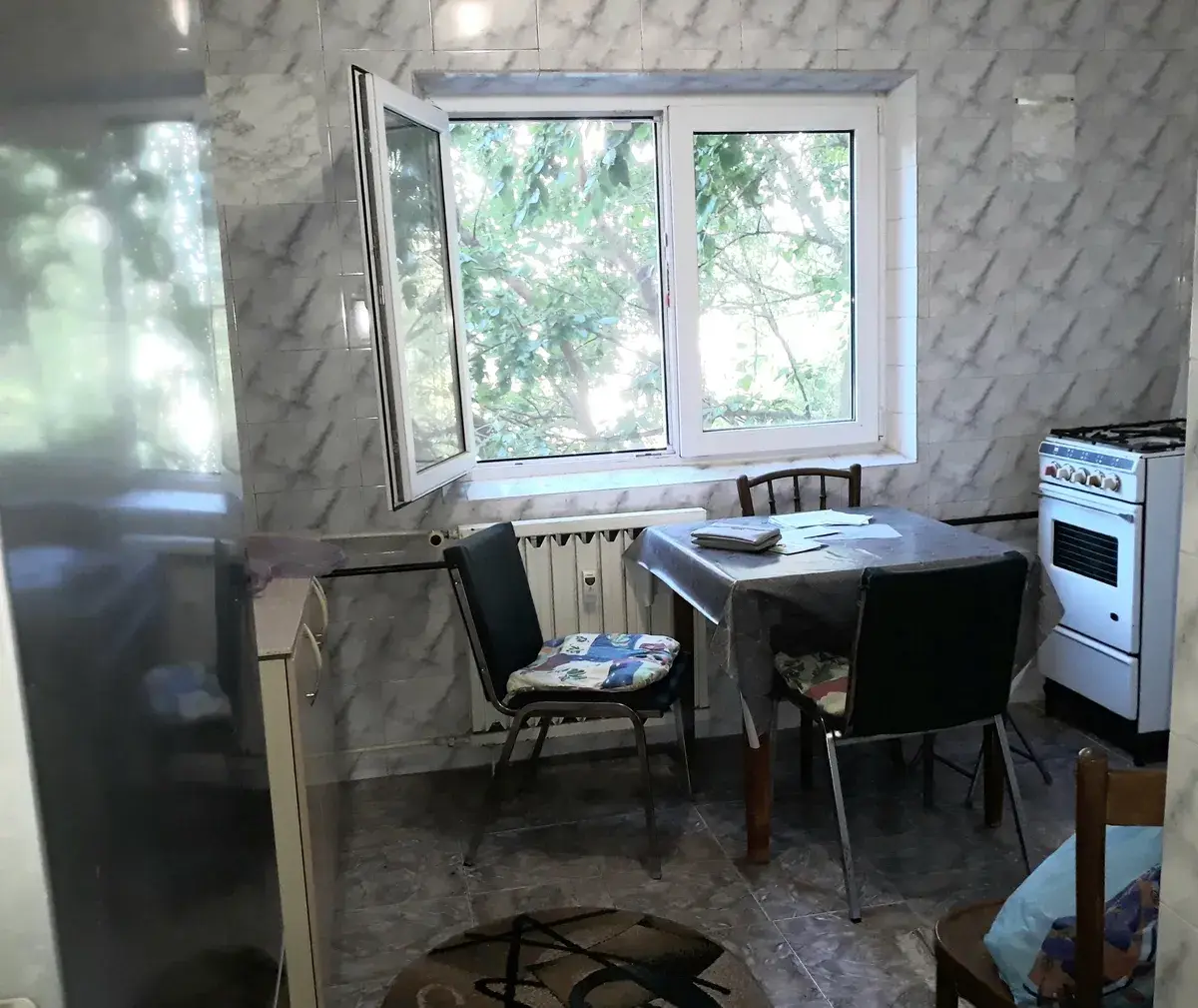 Tei Maica Domnului omv semistradal bloc mixt 1988 3/8 dec 41mp libera