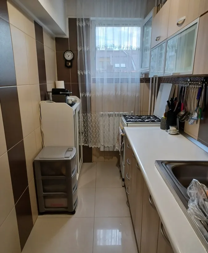 Titulescu Piata Victoriei garsoniera 36mp etaj 2/8 bloc reabilitat