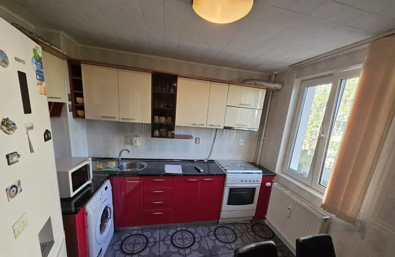 Trapezului 5 minute de metrou si Auchan