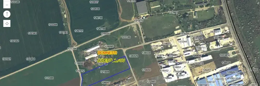 Vand teren zona continua dezvoltare