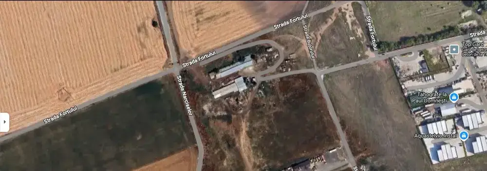 Vand teren zona continua dezvoltare