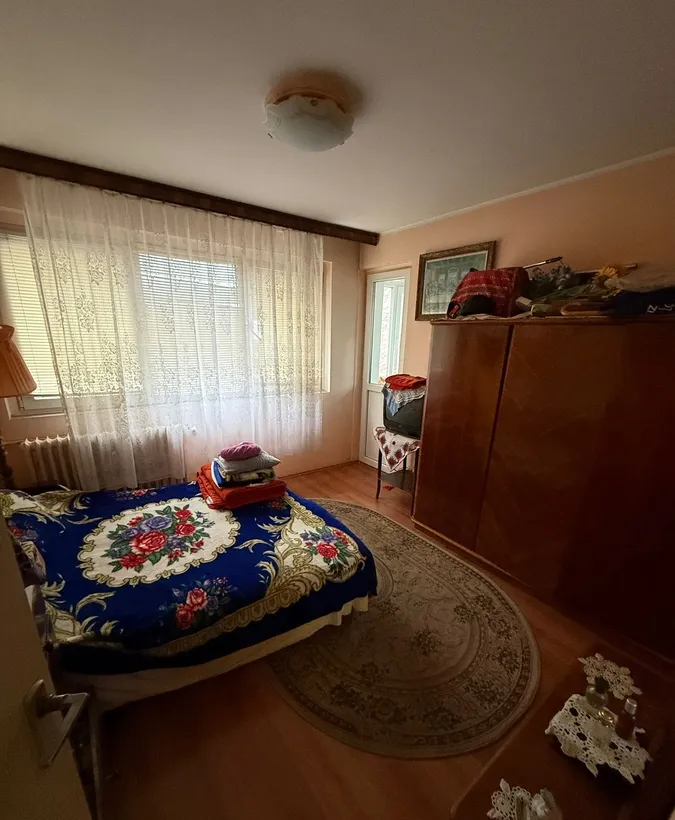 Titan Liviu Rebreanu etj 1 geam baie