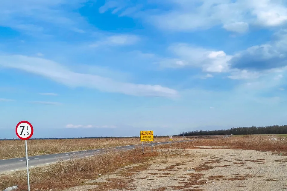 Ilfov Teren intravilan la asfalt si statie autobuz Cernica Posta