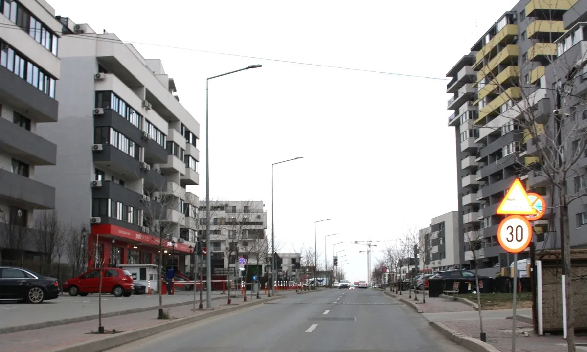 Titan Parcul Teilor teren 720 mp