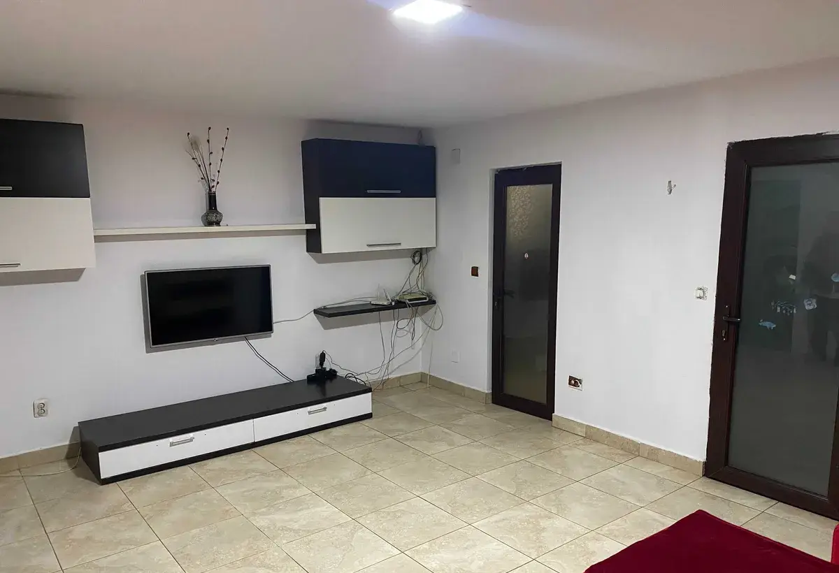 Sector 4 5 7 min metrou Piata Sudului si Mall Sun Plaza 2 camere renovat