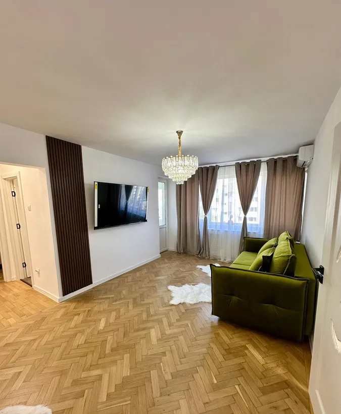 Drumul Taberei Romancierilor langa statia de Metrou Proaspat Renovat