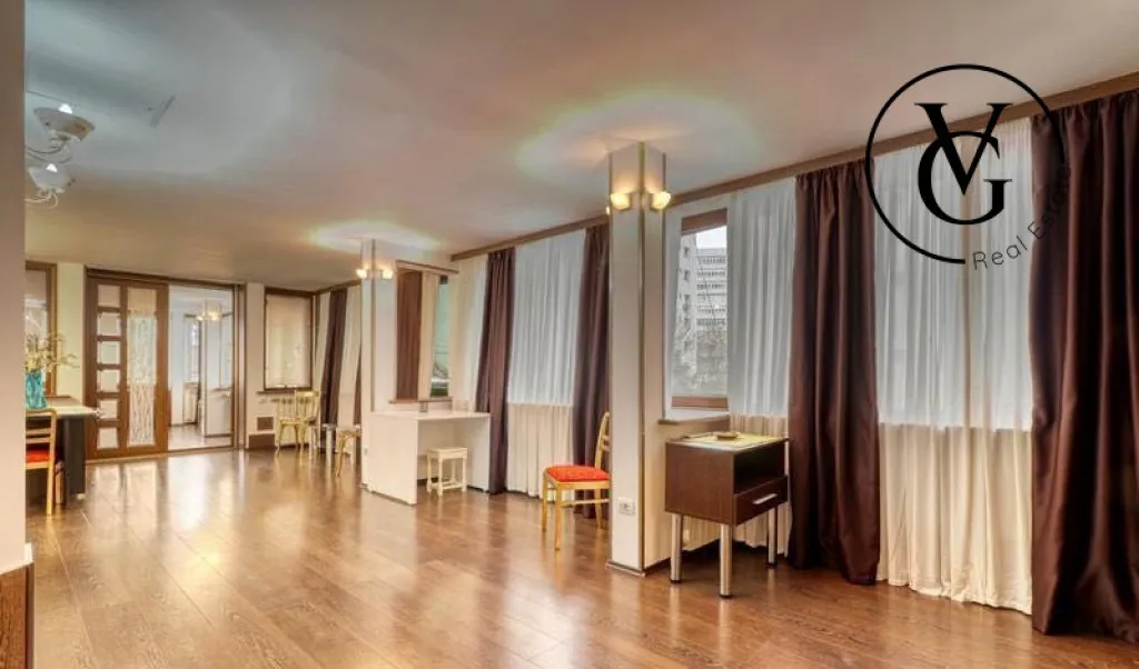 Apartament 200mp 4 Camere Pta Vctoriei Loc de parcare