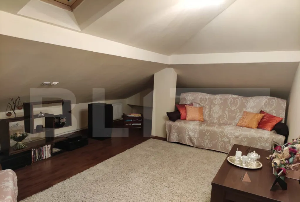 Apartament de vanzare 3 camere 80 mp decomandat zona Za