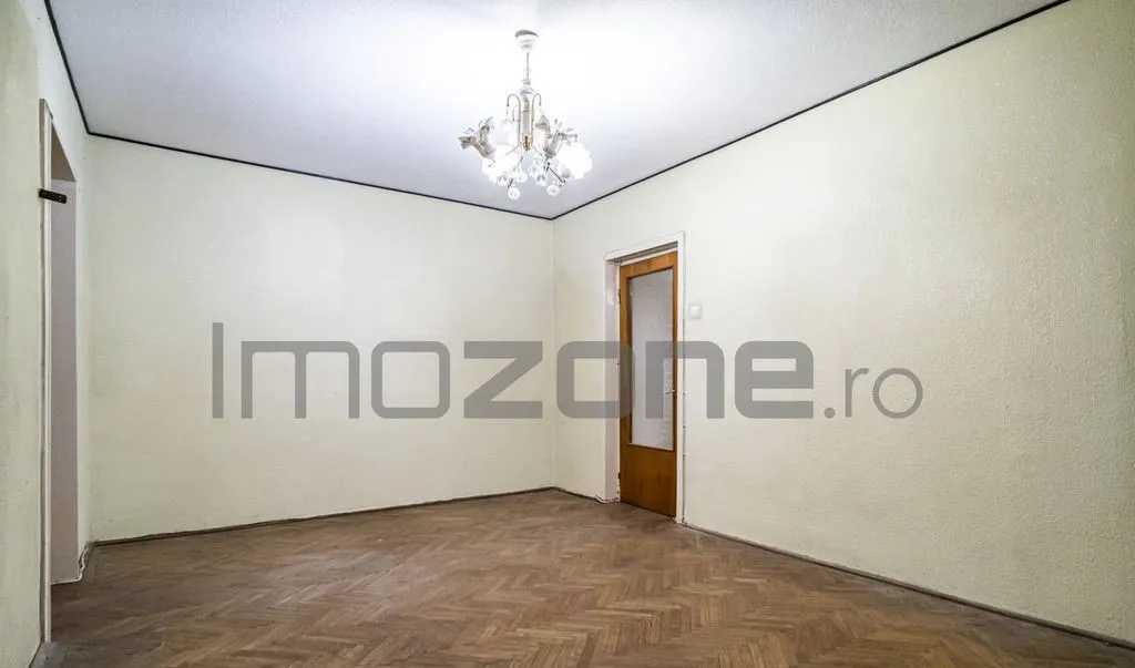 1 Mai nr 29 3 camere 4/10 bloc stradal c tie 1980 b