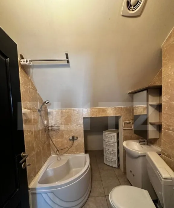Posibilitate rate apartament 4 camere 80 mp parcare zona