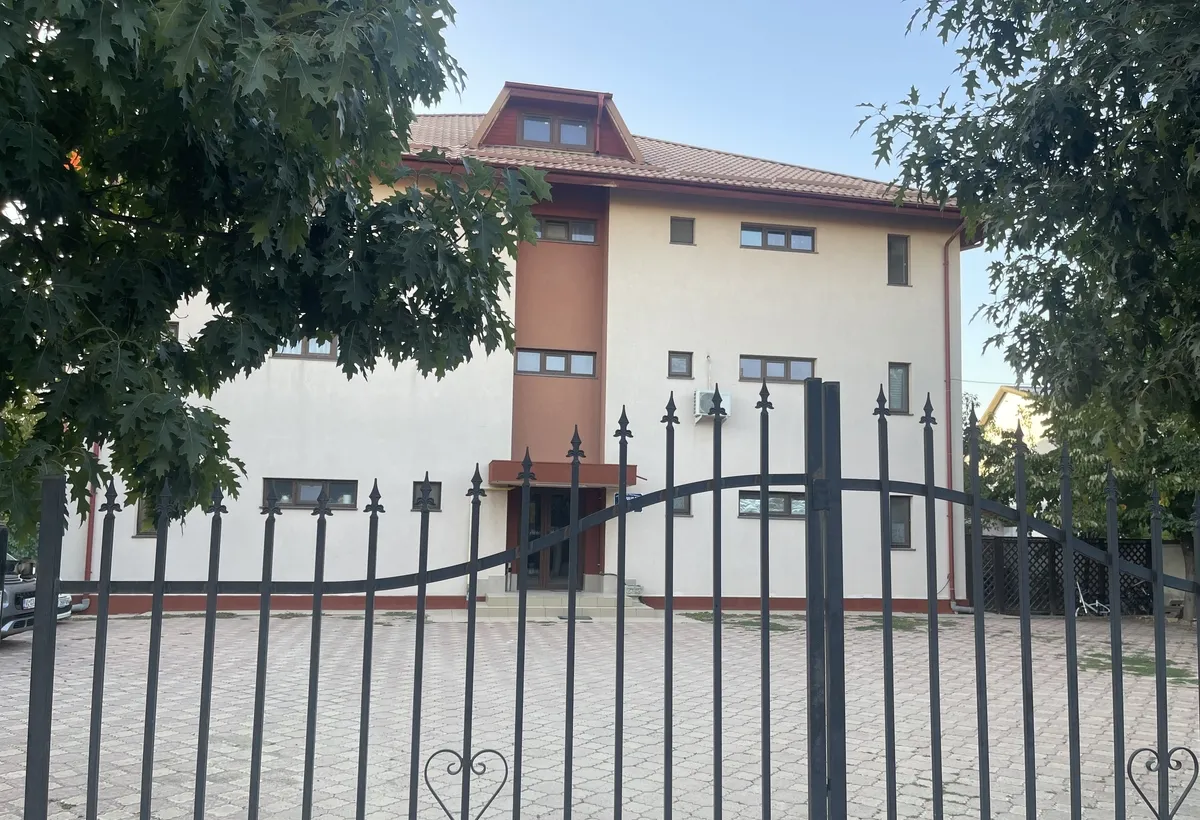 Prelungirea Ghencea Margelelor Apartament si Curte