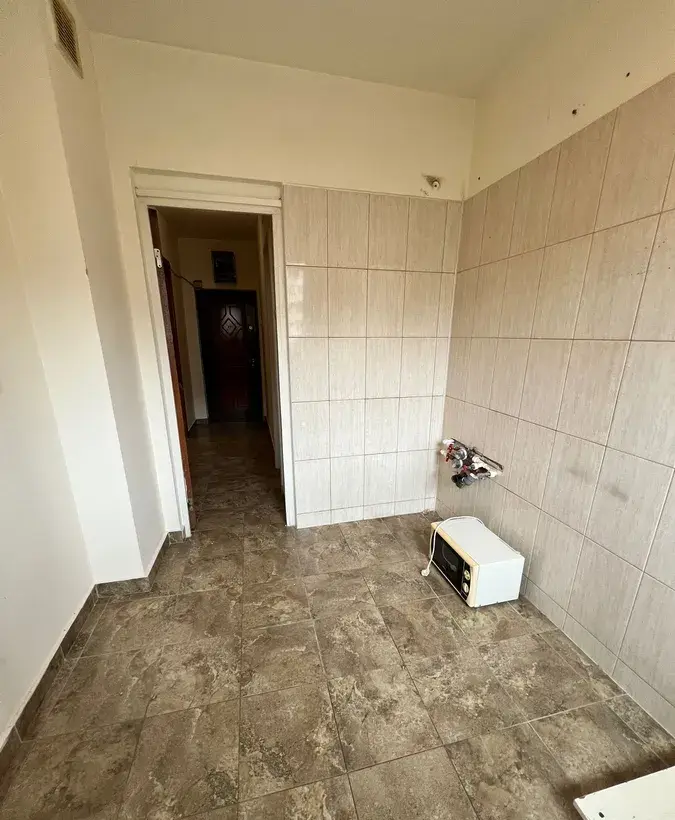 Bucur Obor metrou la 1 min 2 camere decomandat