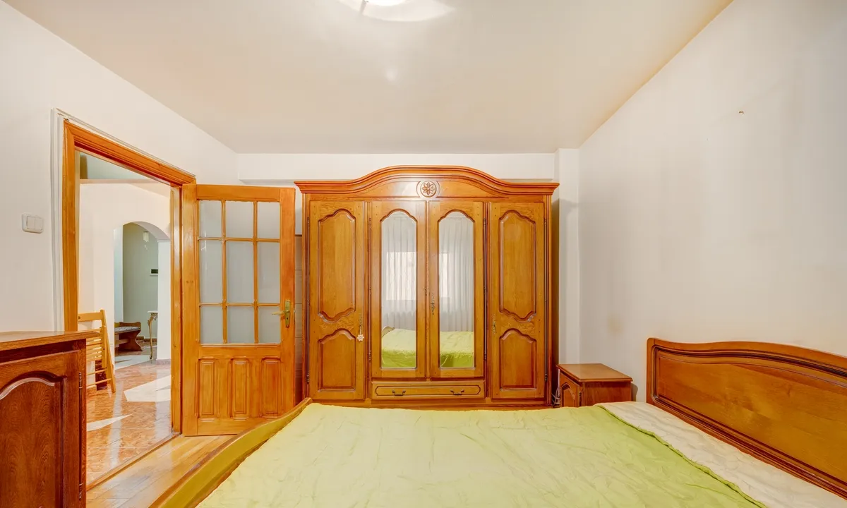 Decebal / Mesterul Manole 4 camere Parter 95 mp 1990