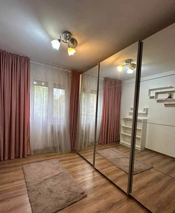 Titan Metrou 4 camere sector 3