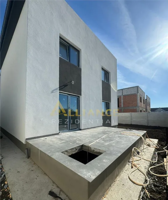 Casa 4 camere teren 455 mp