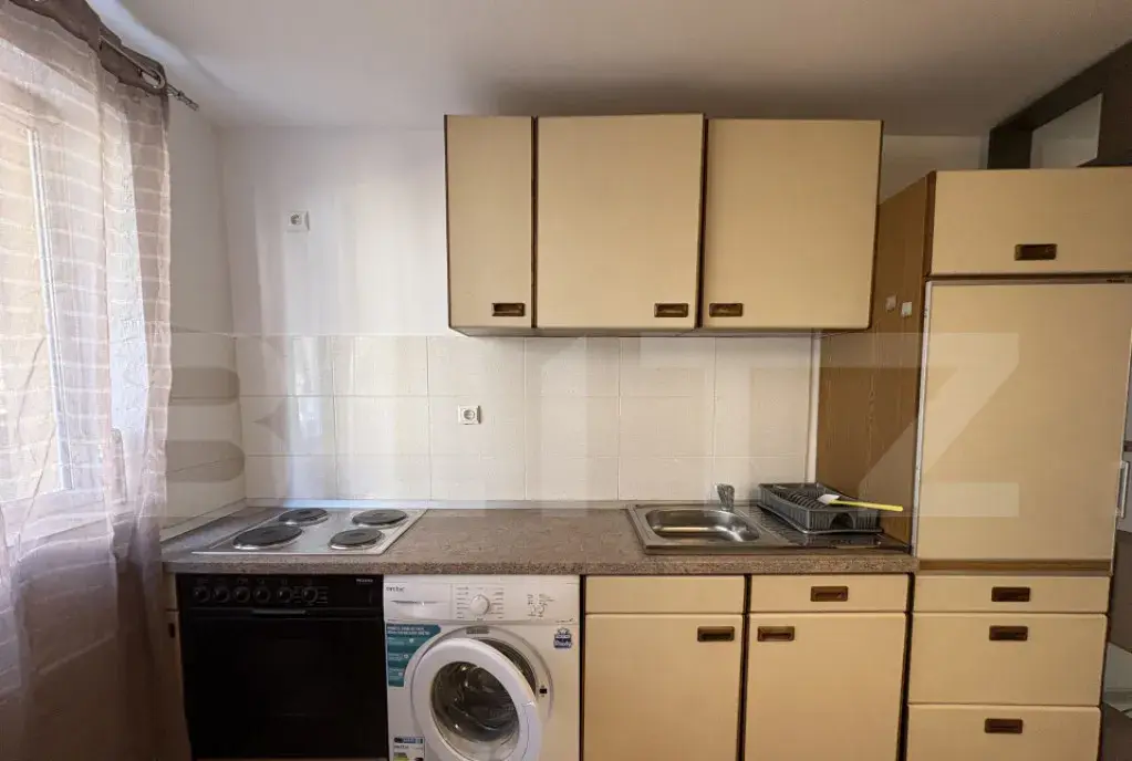 Garsoniera zona strazii Primaverii