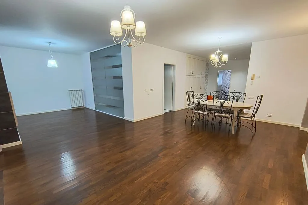 Nou Pipera Scoala Americana Ibiza Sol piscina parcare 2