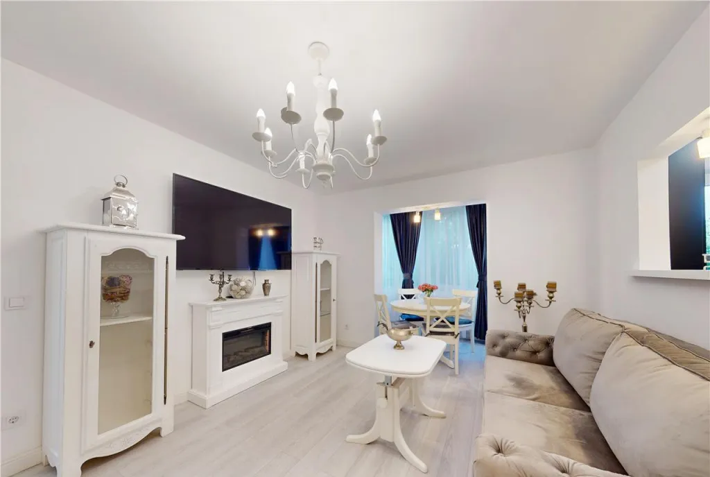 Eleganta si simplitate Centrul Civic renovat complet eta