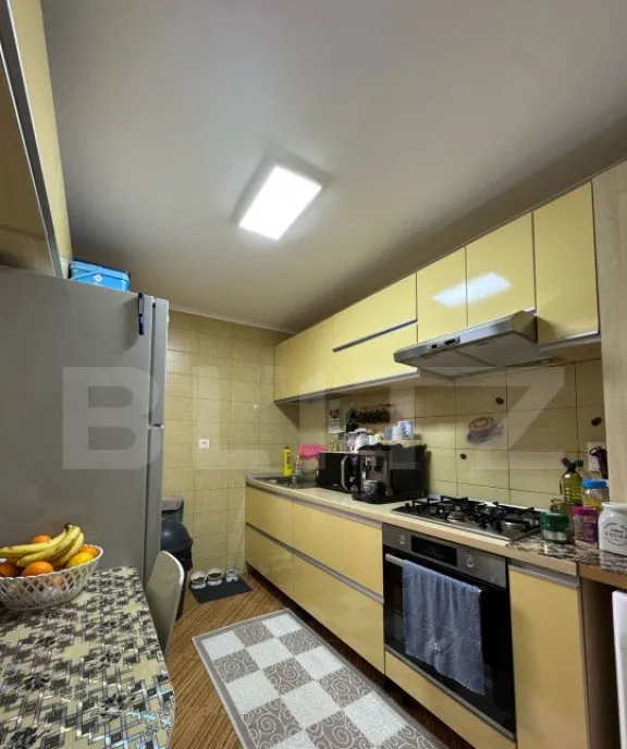 Apartament cu 4 camere 91 5 mp decomandat zona Marasesti