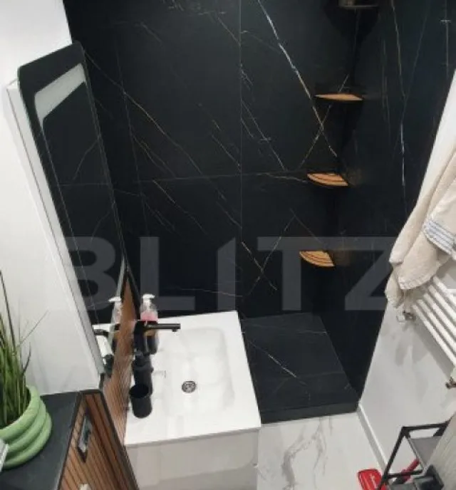 Garsoniera de 28 mp mobilata lux etaj 2 zona Tractorul