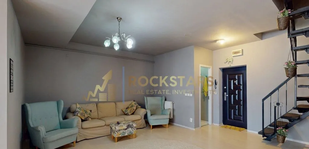 Apartament 3 camere Doua niveluri 74 mp zona Fizici