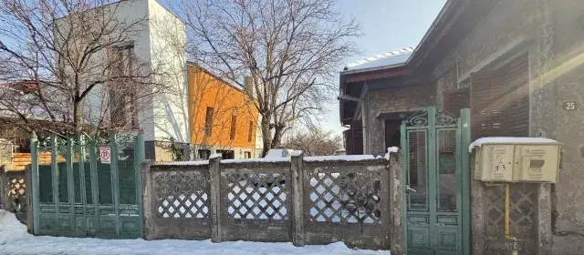 Rahova casa 3 camere constructie 1955 teren 500 mp 330 000 euro